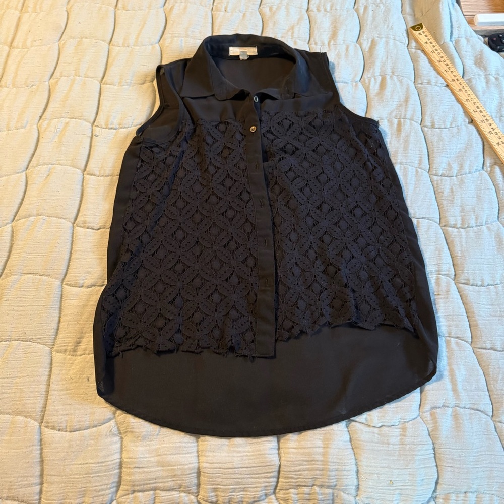 Pearl Midnight Sleeveless Lace Blouse